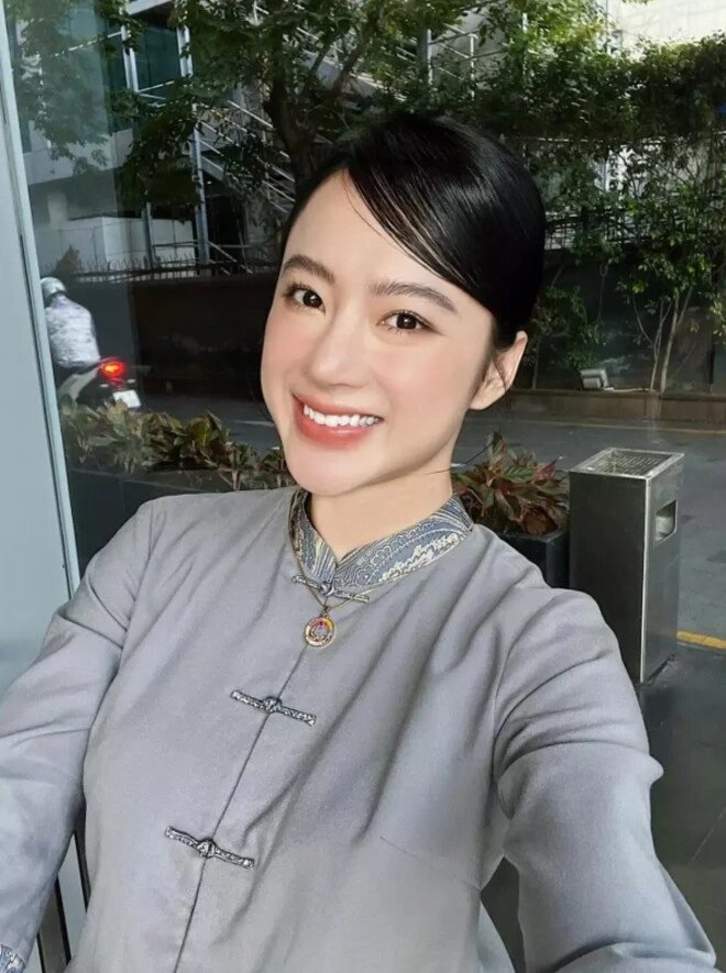 Cùng sinh năm 1995 và nổi từ nhỏ bé xuân mai làm ngân hàng sinh liền 3 con angela phương trinh có hôn phu 3 ngày - 14