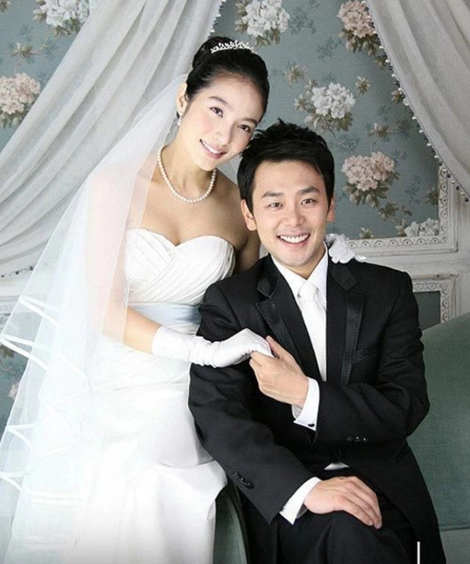 Cuộc hôn nhân ngắn nhất showbiz vợ bị chồng đạp vào bụng rồi vứt bỏ trên đường sau 19 năm rũ bùn đứng dậy - 2