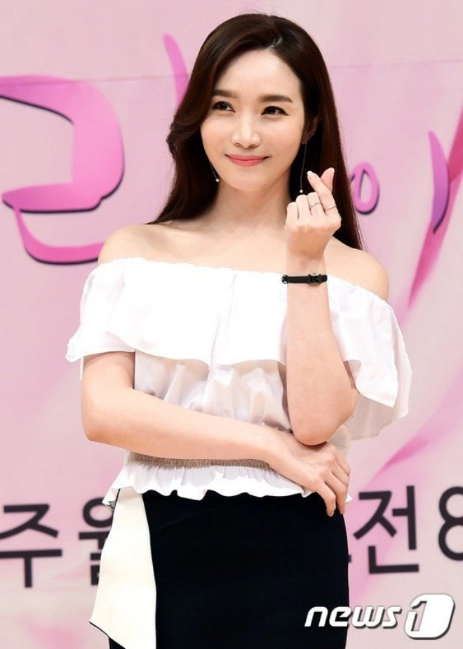 Cuộc hôn nhân ngắn nhất showbiz vợ bị chồng đạp vào bụng rồi vứt bỏ trên đường sau 19 năm rũ bùn đứng dậy - 8