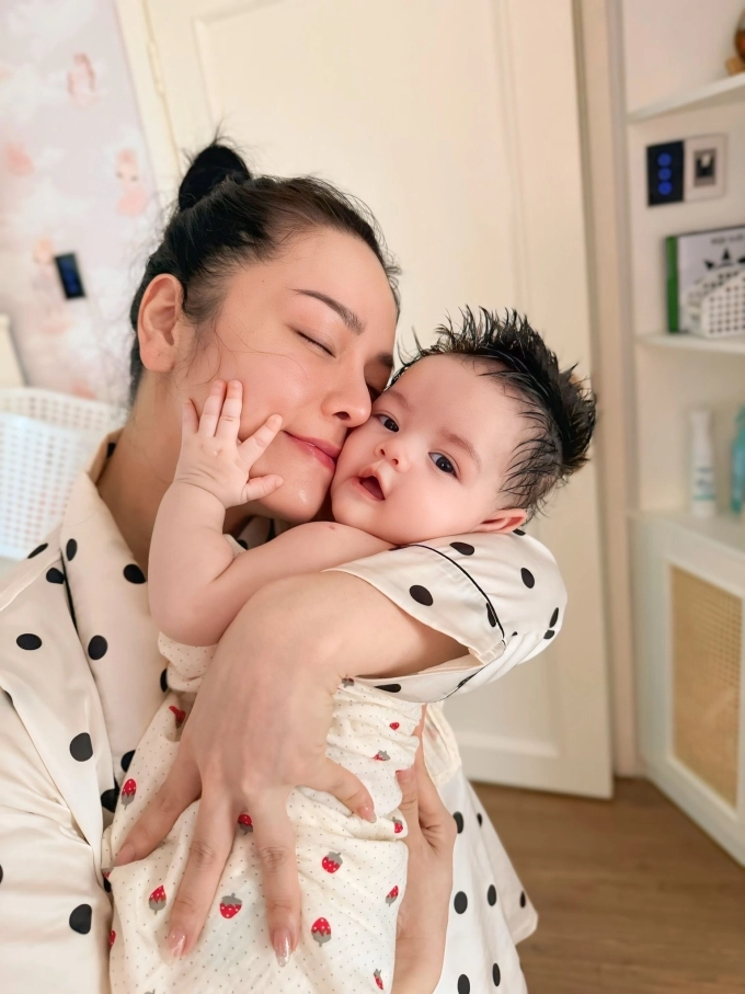 Cuộc sống của nhật kim anh khi làm mẹ lần hai - 3