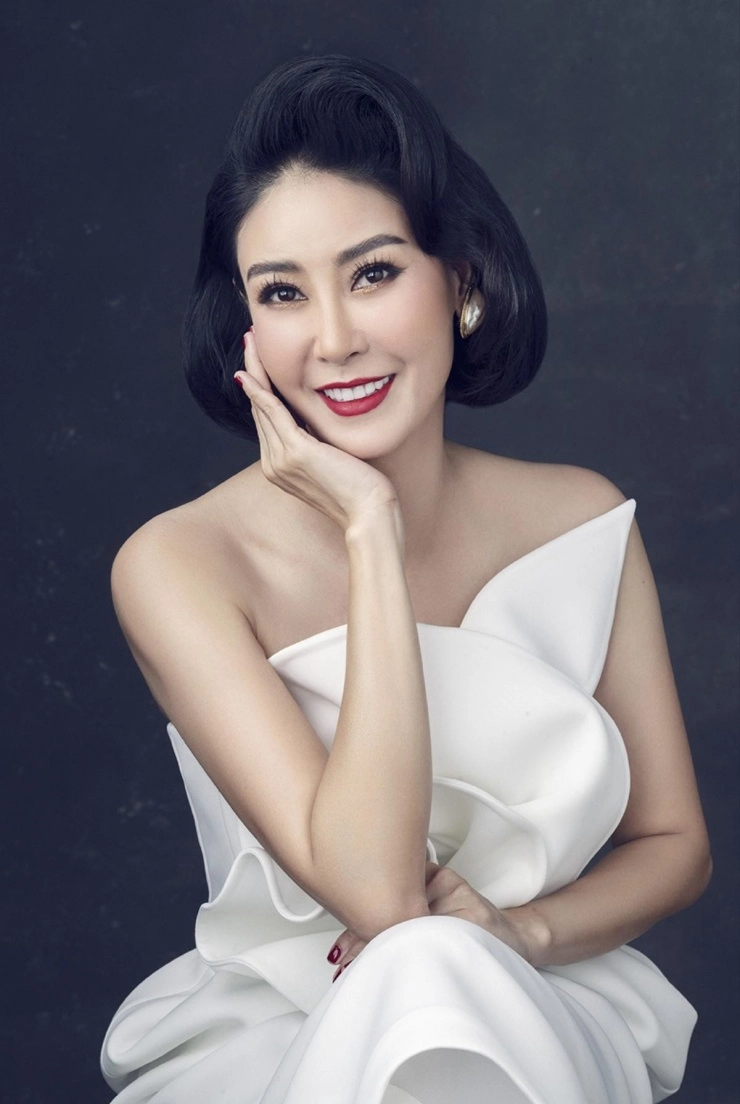 Cuộc sống sang chảnh trong biệt thự nhà vườn gần 20 năm tuổi mất gần 3 năm mới được xây xong của hh hà kiều anh - 1