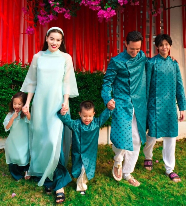 Cường đô la chia sẻ hình ảnh subeo thời còn bám trên lưng bố giờ đã là mỹ nam 15 tuổi cao 1m76 vượt phụ huynh - 10
