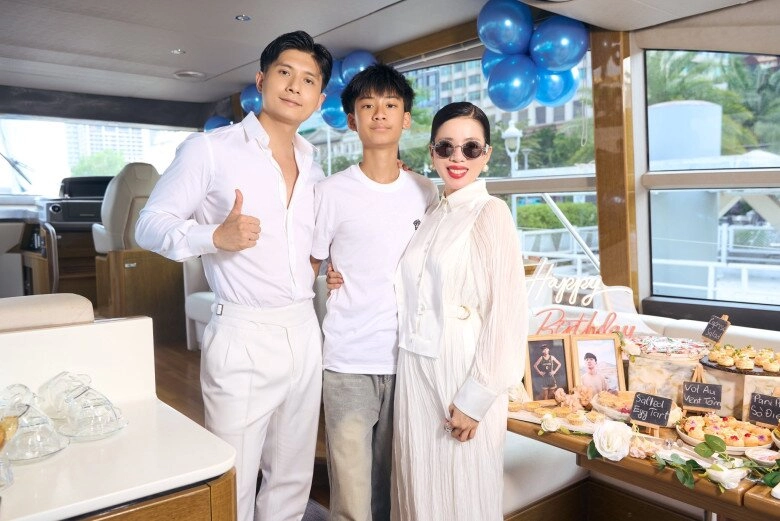 Đại gia đức huy đưa 2 quý tử đi dự tiệc con trai lệ quyên nay cao gần bằng người anh chung nửa huyết thống - 12