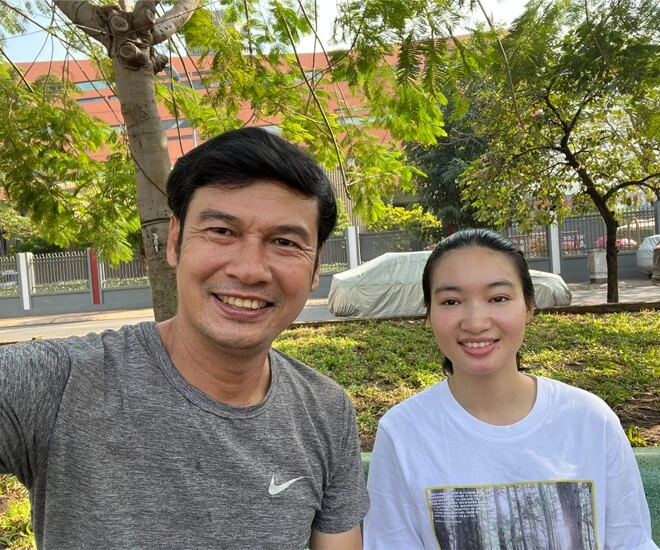 đại gia ngầm mê làm nông của lật mặt cưới luôn fan làm vợ 52 tuổi sắm đồ lỉnh kỉnh chuẩn bị đón con đầu lòng - 1