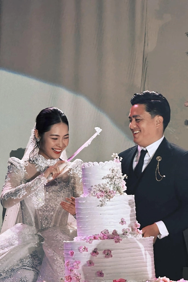 Đám cưới của hoa hậu nông thúy hằng và doanh nhân hơn 8 tuổi đình hiếu - 3