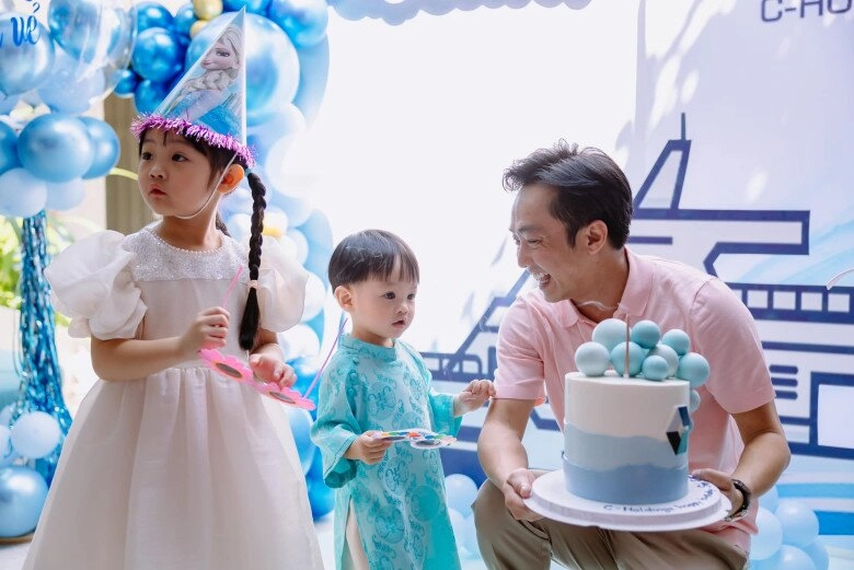 Đàm thu trang tự tay nấu ăn cho ông xã dịp sinh nhật cường đô la vừa nhận quà khủng liền khóa môi vợ ngọt ngào - 4