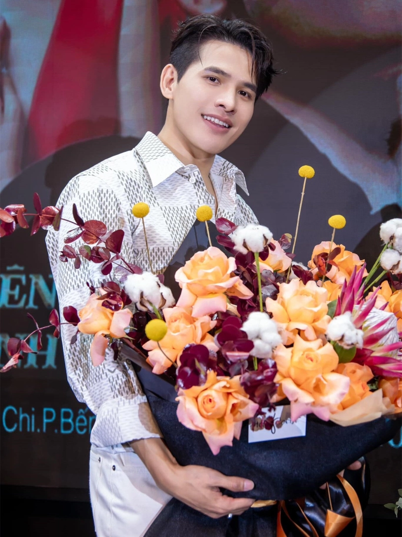 Đàm vĩnh hưng về đồng nai chia buồn với đàn em quốc thiên đầu đội tang chịu nỗi đau bố qua đời - 7