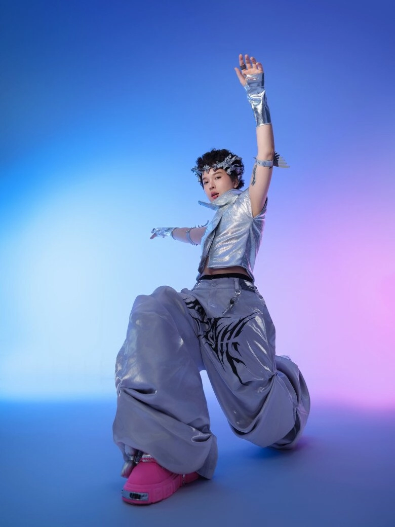 Dàn cast em xinh say hi chính thức ra mắt bích phương và phương mỹ chi được đoán chiến thắng bảo anh vướng tranh luận - 6