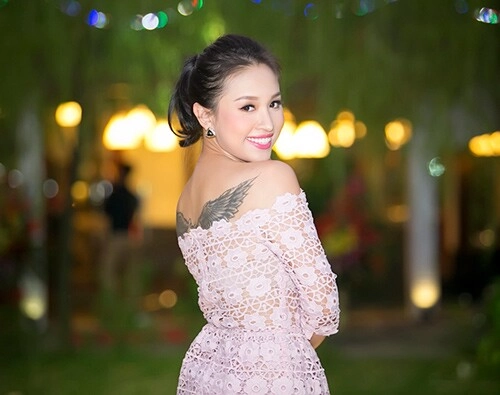 Dàn mc có nhiều hình xăm nhất truyền hình người cuối đã làm mẹ 3 con vẫn chất lừ - 1