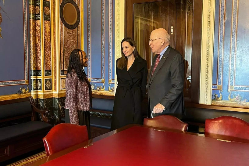 Đang là nữ sinh đại học hàng đầu nước mỹ con gái angelina jolie vội đính hôn ở tuổi 20 khi chưa tốt nghiệp - 6