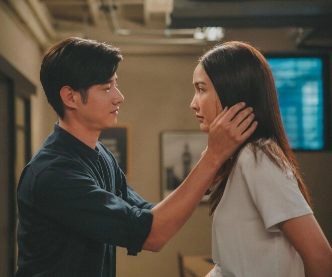 Đang ôm chồng chuẩn bị đi ngủ thì cô bạn thân gửi cho bức ảnh tôi lập tức đòi ly hôn - 1