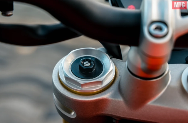 Đánh giá speed twin 1200 rs với 9 điều bạn cần biết - 11