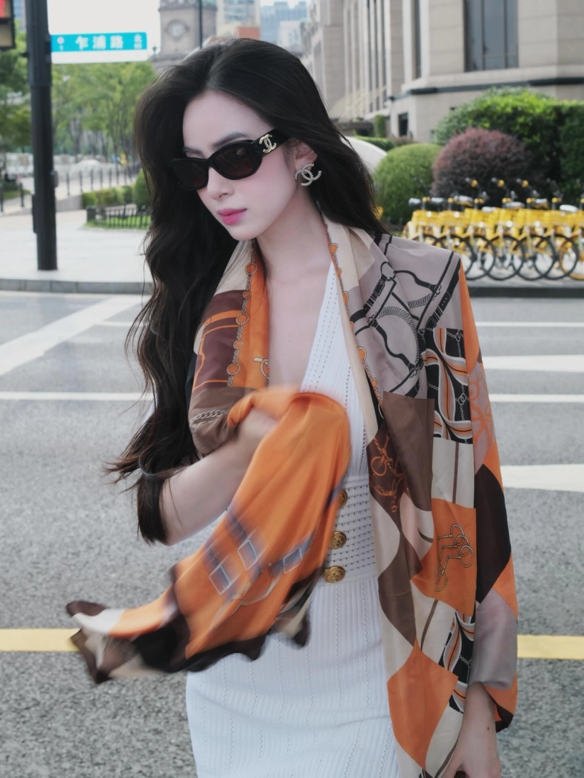 dâu hào môn hương liên dạo phố với cây đồ 25 tỷ đồng - 7