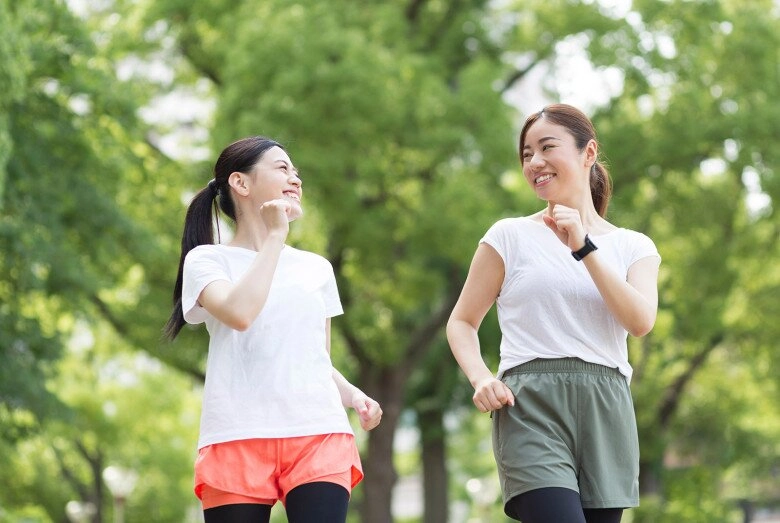 Đi bộ sáng hay tối giúp giảm cân hiệu quả hơn bất ngờ với thời điểm vàng giúp đốt mỡ nhanh và giữ dáng bền lâu - 1