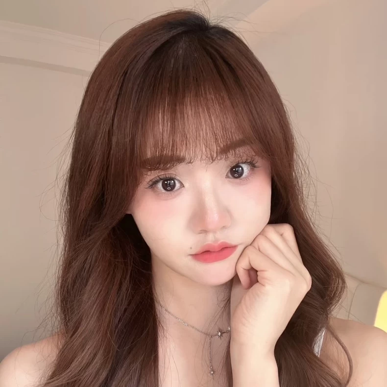 Đi làm đầu năm chị em trang điểm kiểu chữ v giúp mặt nhỏ lại trông trẻ ra 5 tuổi khiến đồng nghiệp ghen tị - 3
