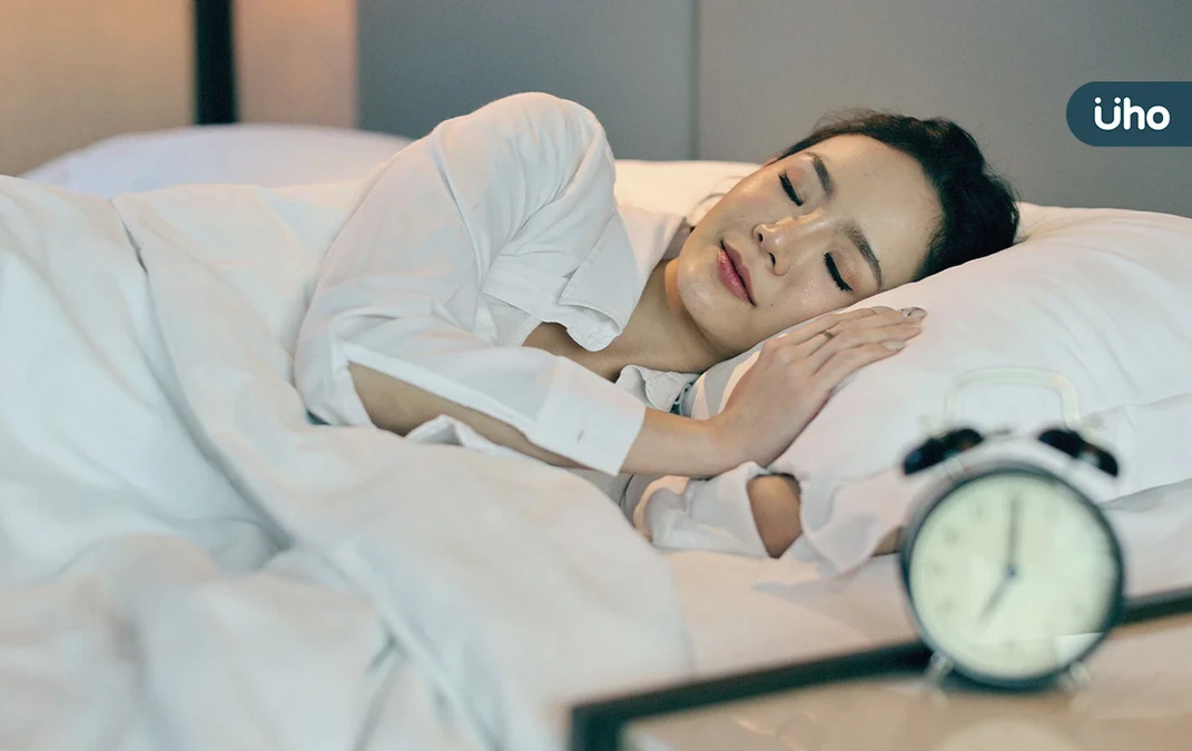 Đi ngủ lúc 10 giờ tối và 11 giờ tối có gì khác biệt chỉ cách nhau 1 tiếng nhưng nhan sắc vóc dáng thay đổi 180 độ - 5