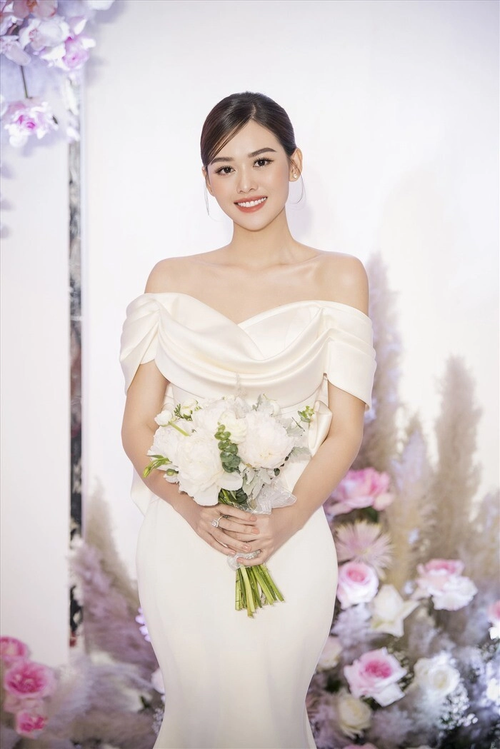 Điểm danh những nàng hậu có nhan sắc ngọc ngà kiêu sa chọn lấy chồng ở tuổi đẹp nhất đời con gái - 3
