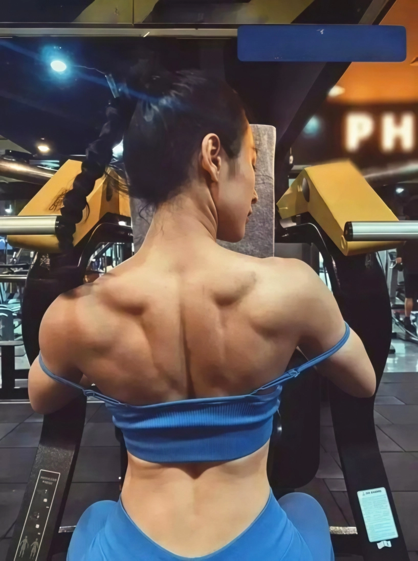 Diễn viên angela phương trinh gây ngạc nhiên với cơ bắp cuồn cuộn - 4
