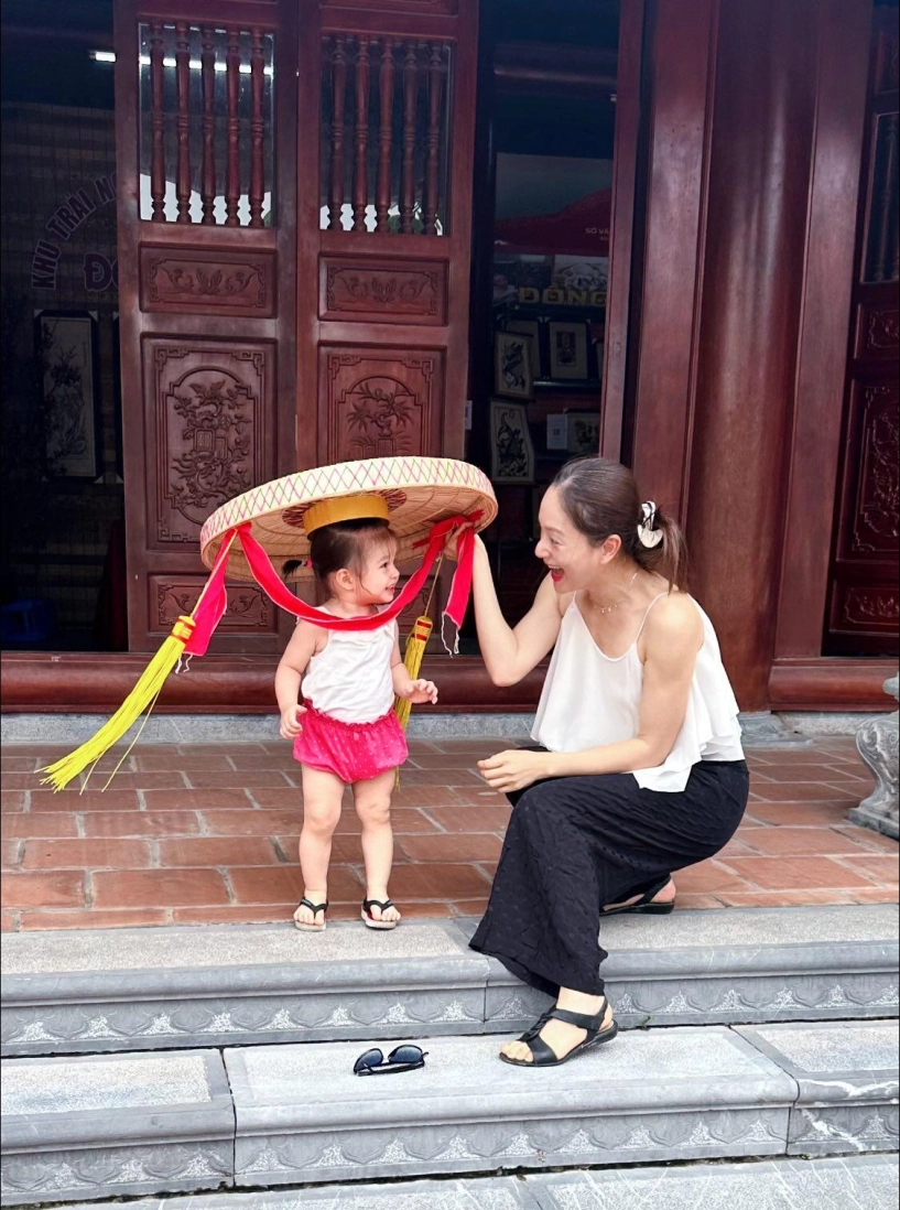 Diễn viên lan phương ly thân chồng tây cao 2m sau 1 năm sinh con gái thứ 2 - 7