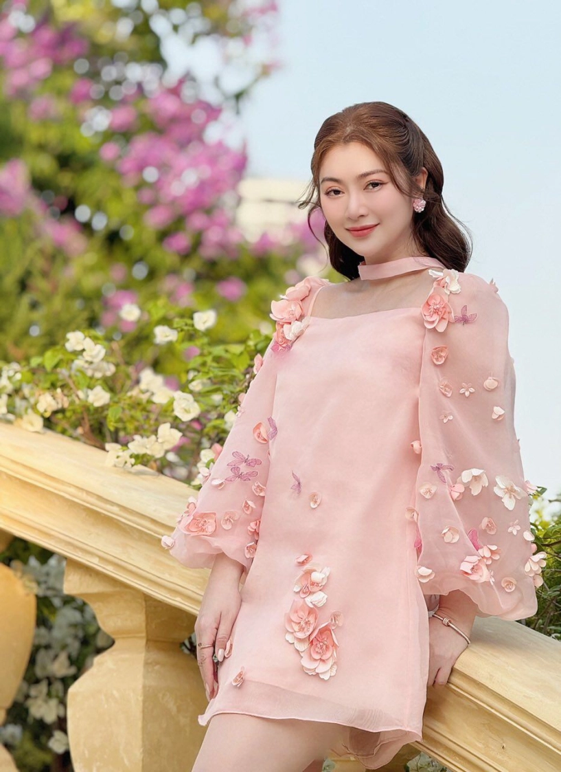 Diễn viên thanh trúc công khai danh tính chồng nổi tiếng dọn tiệc thôi nôi hoành tráng cho ái nữ như bản sao của bố - 4