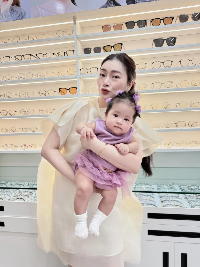 Diễn viên thanh trúc công khai danh tính chồng nổi tiếng dọn tiệc thôi nôi hoành tráng cho ái nữ như bản sao của bố - 6