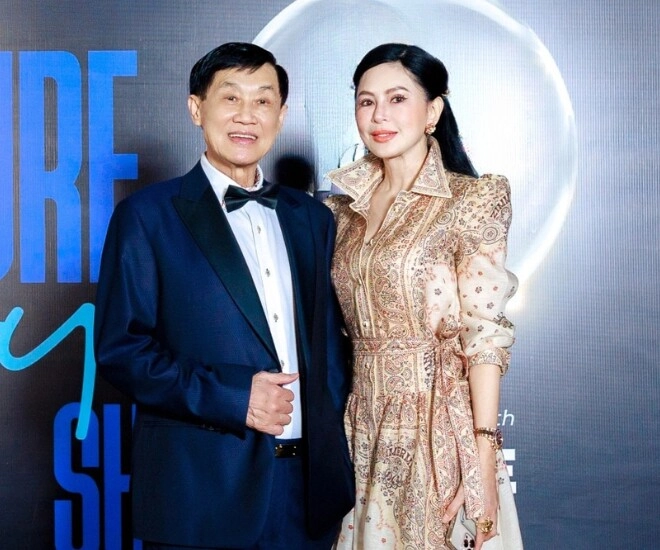 Diễn viên thuỷ tiên đẹp quý phái bên bố chồng tăng thanh hà vua hàng hiệu chăm tháp tùng vợ từ ngày nghỉ hưu - 1
