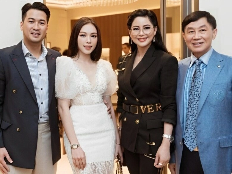 Diễn viên thuỷ tiên đẹp quý phái bên bố chồng tăng thanh hà vua hàng hiệu chăm tháp tùng vợ từ ngày nghỉ hưu - 8