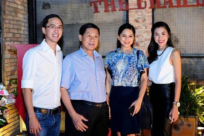 Bố chồng tỷ phú của tăng thanh hà nghẹn ngào khóc nói muốn được sống thêm - 7