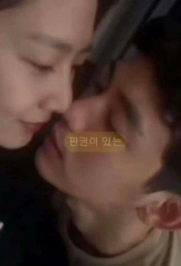 Dispatch chỉ ra hành động tuyệt tình của kim soo hyun khi kim sae ron van xin hàng loạt nhãn hàng quay xe - 2