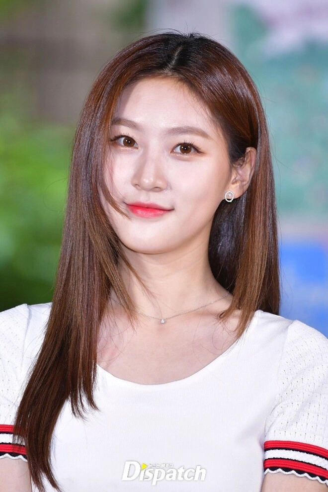 Dispatch chỉ ra hành động tuyệt tình của kim soo hyun khi kim sae ron van xin hàng loạt nhãn hàng quay xe - 6