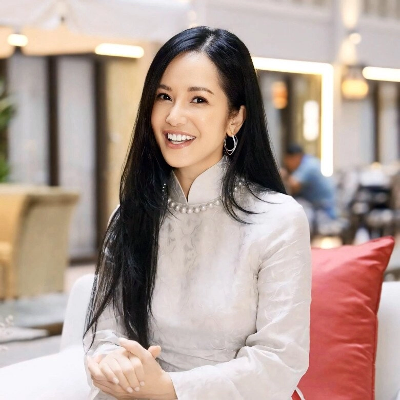 Diva hồng nhung tuổi 50 vẫn thử sức với kiểu tóc mái khó nhằn hóa ra là bí thuật trẻ hóa của nhiều sao việt - 3