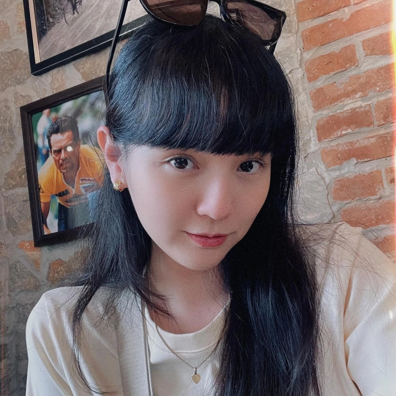 Diva hồng nhung tuổi 50 vẫn thử sức với kiểu tóc mái khó nhằn hóa ra là bí thuật trẻ hóa của nhiều sao việt - 14