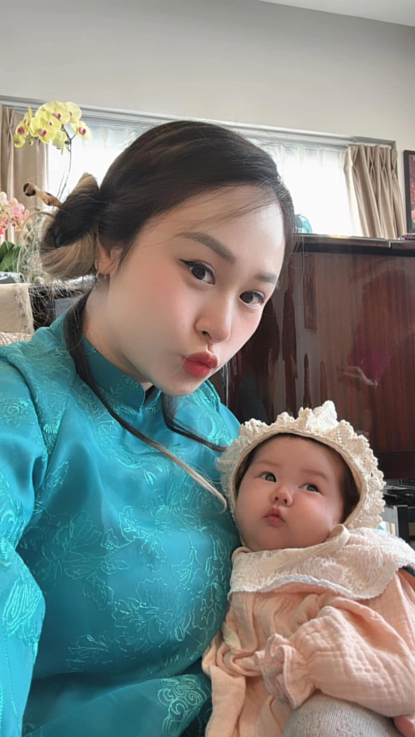 Diva thanh lam hạnh phúc từ ngày đón thành viên mới khoe tiểu công chúa giống mình như 2 giọt nước - 8