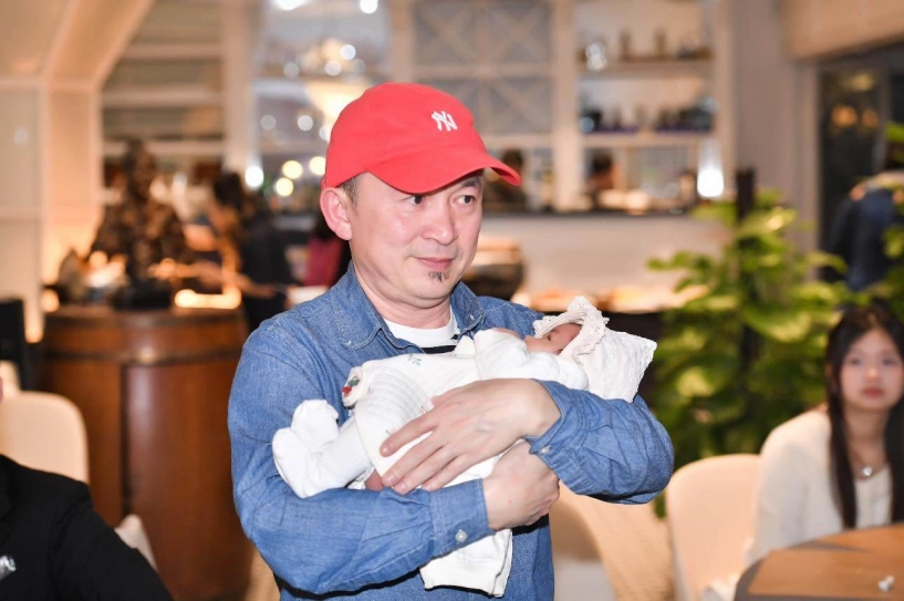 Diva thanh lam hạnh phúc từ ngày đón thành viên mới khoe tiểu công chúa giống mình như 2 giọt nước - 9