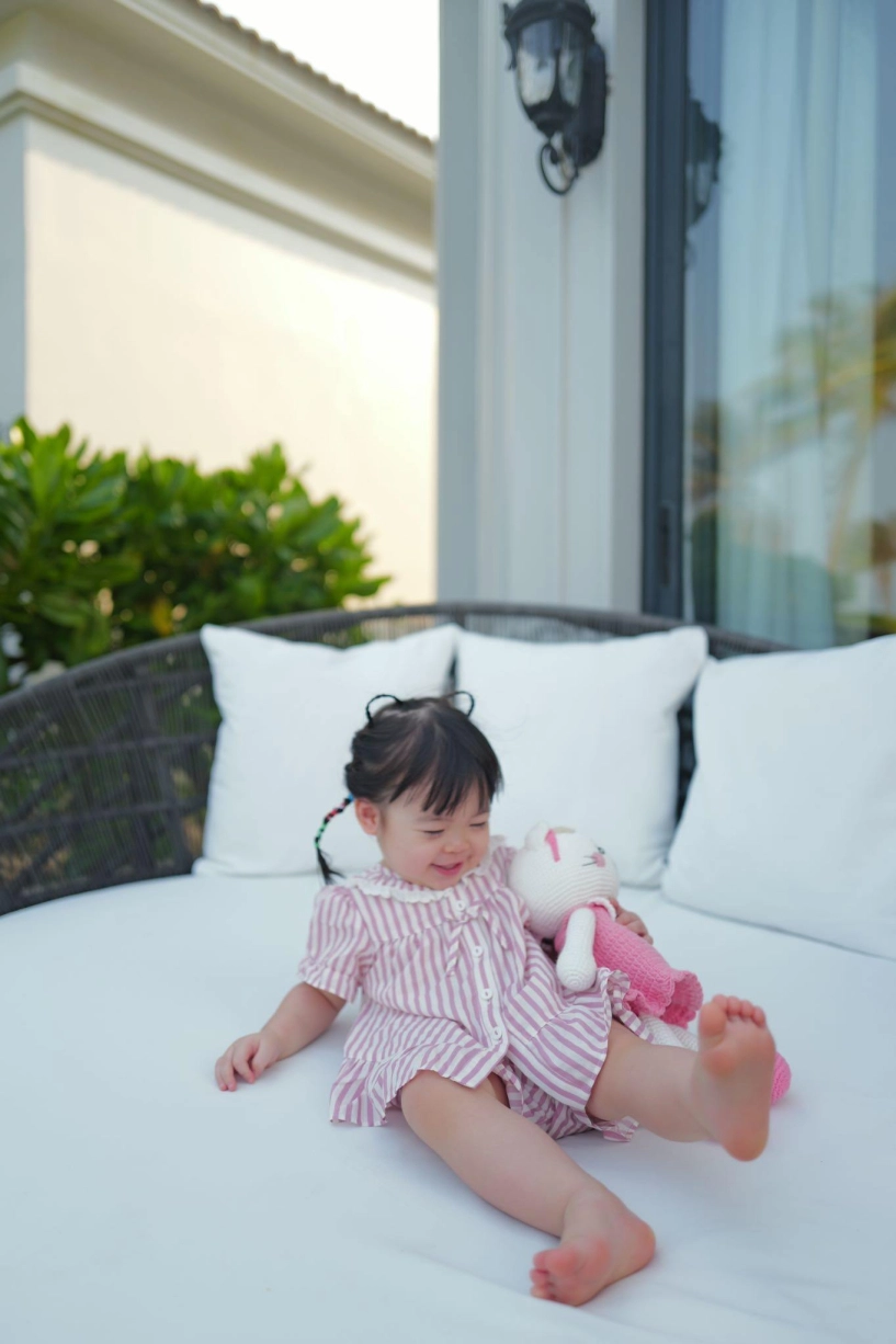 Đỗ mỹ linh đăng clip ái nữ mừng đại lễ 304 biệt thự của bầu hiển chiếm spotlight vì đầy nét vẽ nguệch ngoạc trẻ thơ - 5