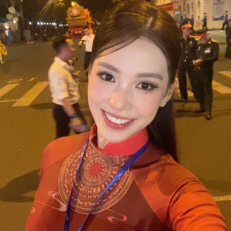 Đọ nhan sắc 3 nàng hậu xuất hiện trong lễ diễu binh không mặt hoa da phấn vẫn xao xuyến lòng người - 5