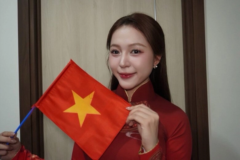 Đọ nhan sắc 3 nàng hậu xuất hiện trong lễ diễu binh không mặt hoa da phấn vẫn xao xuyến lòng người - 11