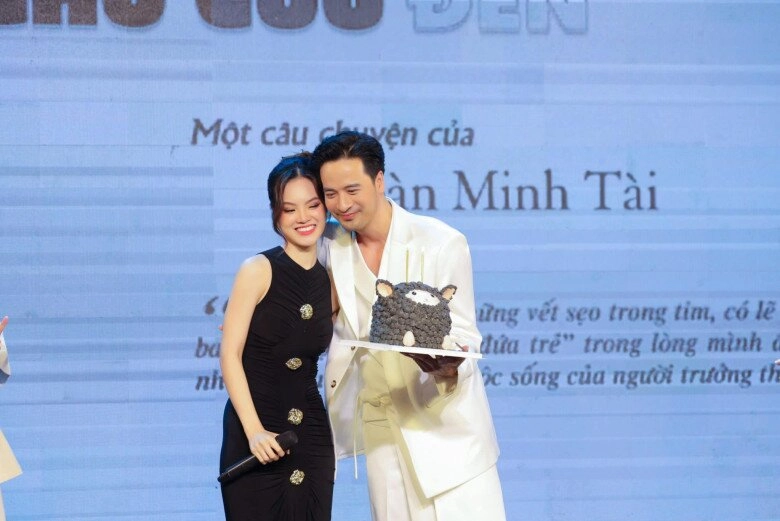 Đoàn minh tài nhận bằng thạc sĩ ở tuổi 41 ngoại hình phong độ nhưng bị bạn gái gọi là chú - 8