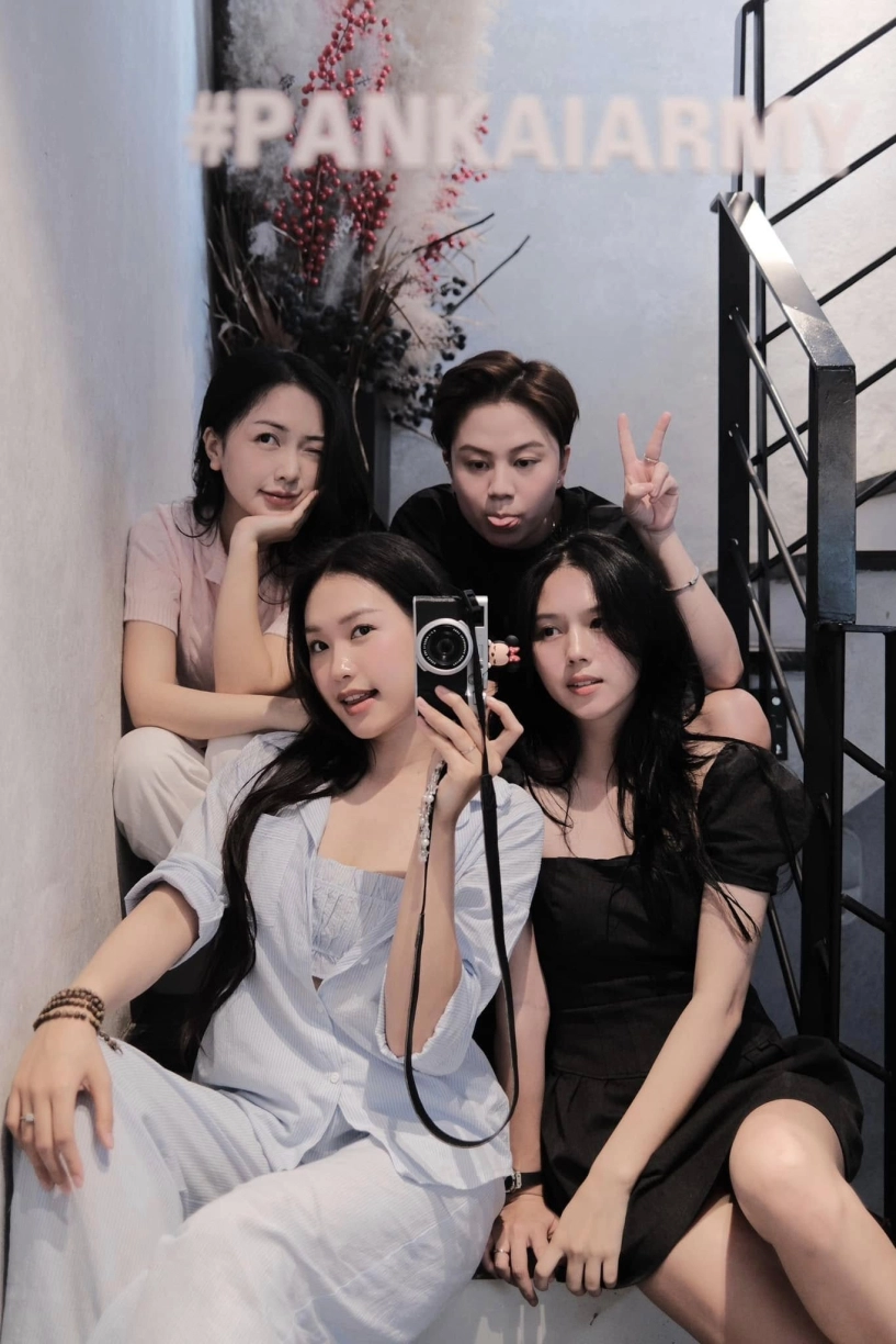 Đời thường giản dị của hot girl bắc giang lấy chồng cầu thủ - 1