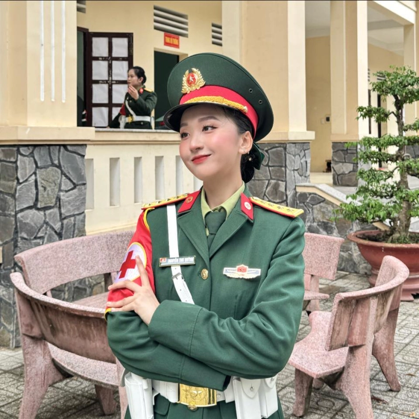 Đời thường nhí nhảnh của nữ sĩ quan quân y quê vĩnh phúc có biểu cảm gây bão mạng xã hội - 2