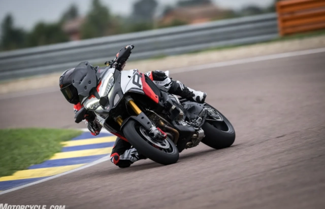 Ducati diavel v4 rs 2026 quái thú cơ bắp bước lên đỉnh cao thể thao sẵn sàng ra mắt - 3