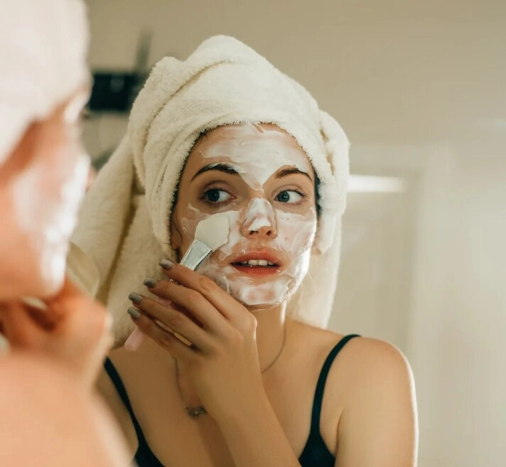 Đừng thoa tinh chất dưỡng da trực tiếp lên mặt các thẩm mỹ viện hàn làm thế này giúp trắng da xóa nhăn - 5