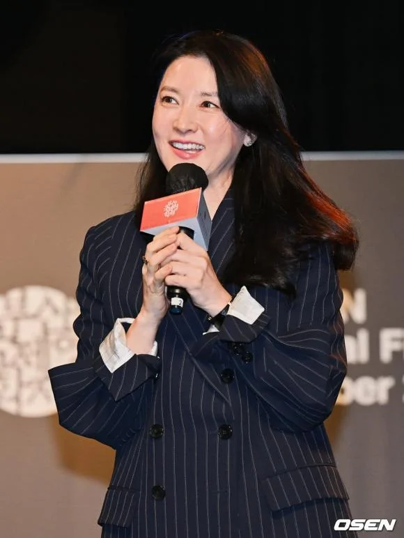 Được mệnh danh nữ thần oxy lee young ae nay lộ rõ dấu hiệu lão hóa ở tuổi 54 nhưng có một điểm vẫn đẹp ngỡ ngàng - 10
