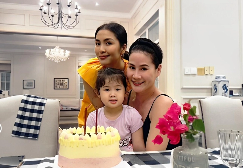 Em bé được tăng thanh hà xem như con ruột nay điển trai ở tuổi 17 là trụ cột cho mẹ đơn thân nương tựa - 8