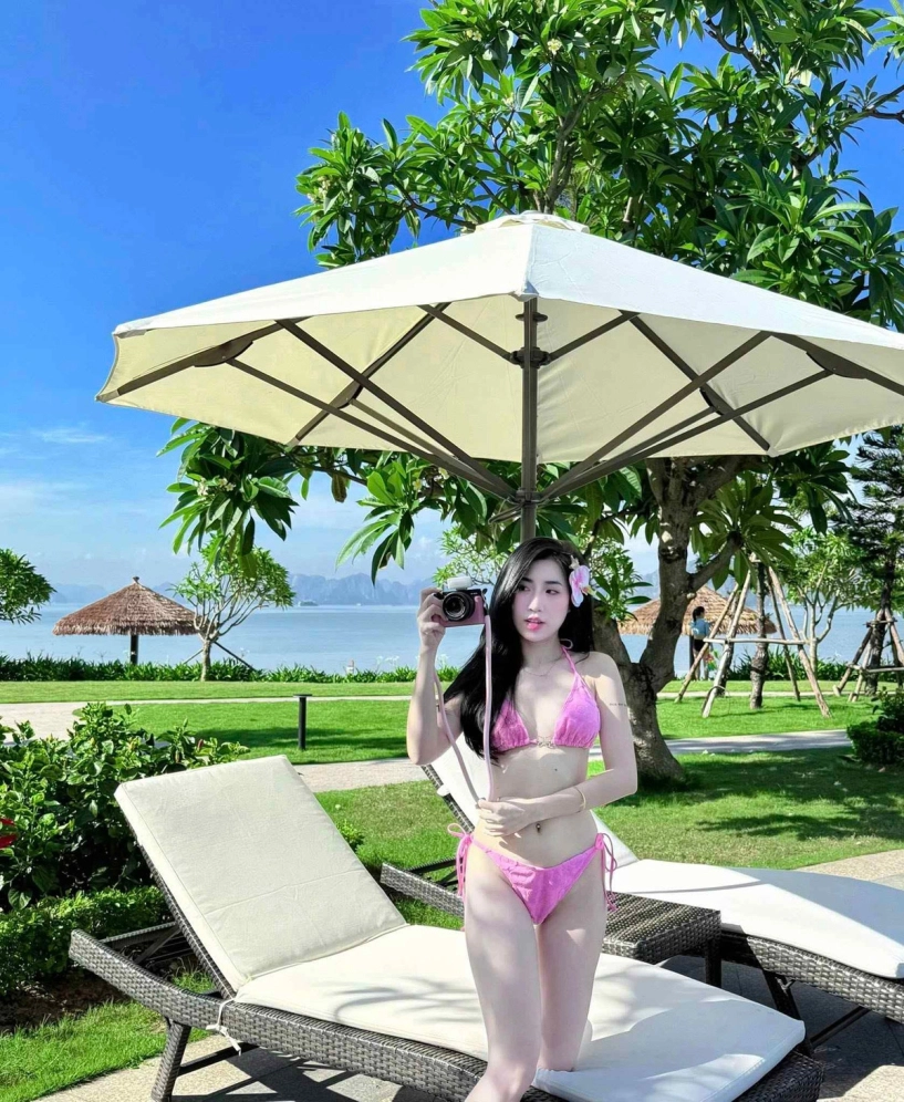 Em gái văn toàn diện bikini nóng bỏng khoe visual cực phẩm - 1