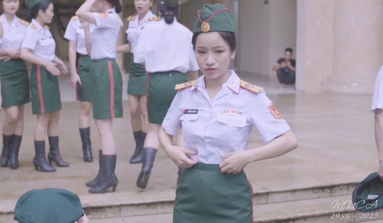 em xinh duy nhất được biểu diễn trong concert quốc gia từng là thượng úy giọng hát không hề lép vế trước tùng dương - 9