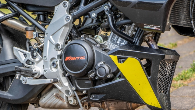 Fantic stealth 125 mẫu nakedbike cỡ nhỏ với kiểu dáng lạ nhiều trang bị rất âu nhưng giá cao - 4