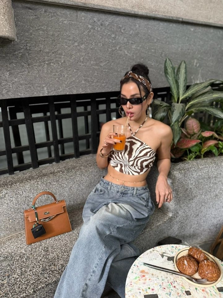 Gái ba con phương trinh jolie lộ cơ bụng đẹp như tạc tượng - 5