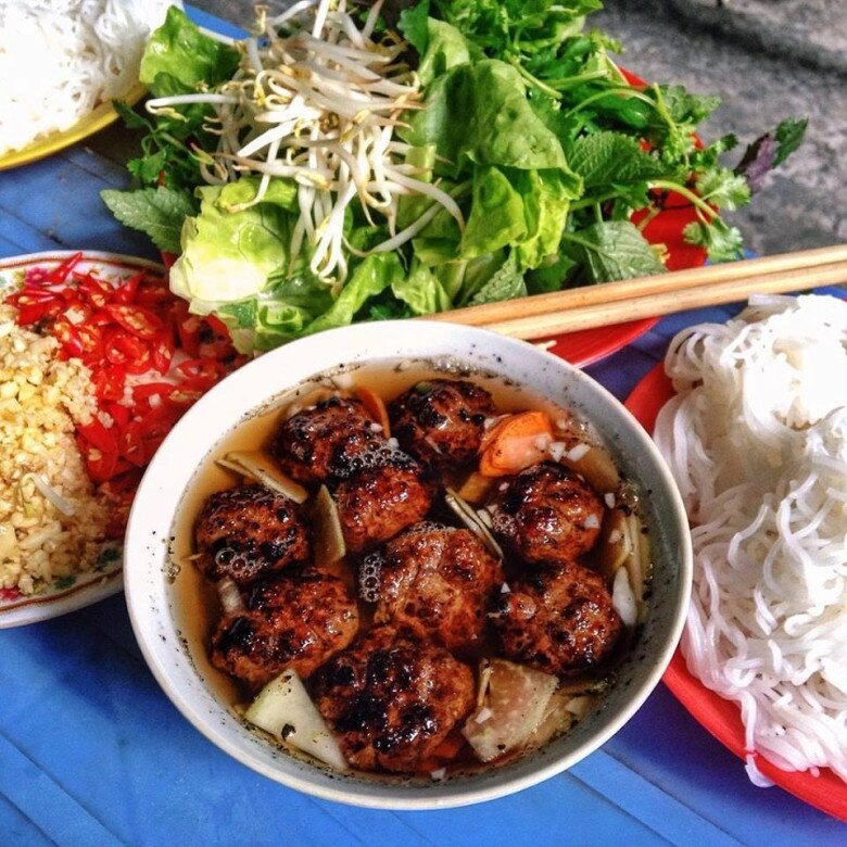 Ghé thủ đô dịp 29 lưu lại ngay 10 quán bún chả ngon chuẩn vị nhất thử một lần là mê mẩn - 3