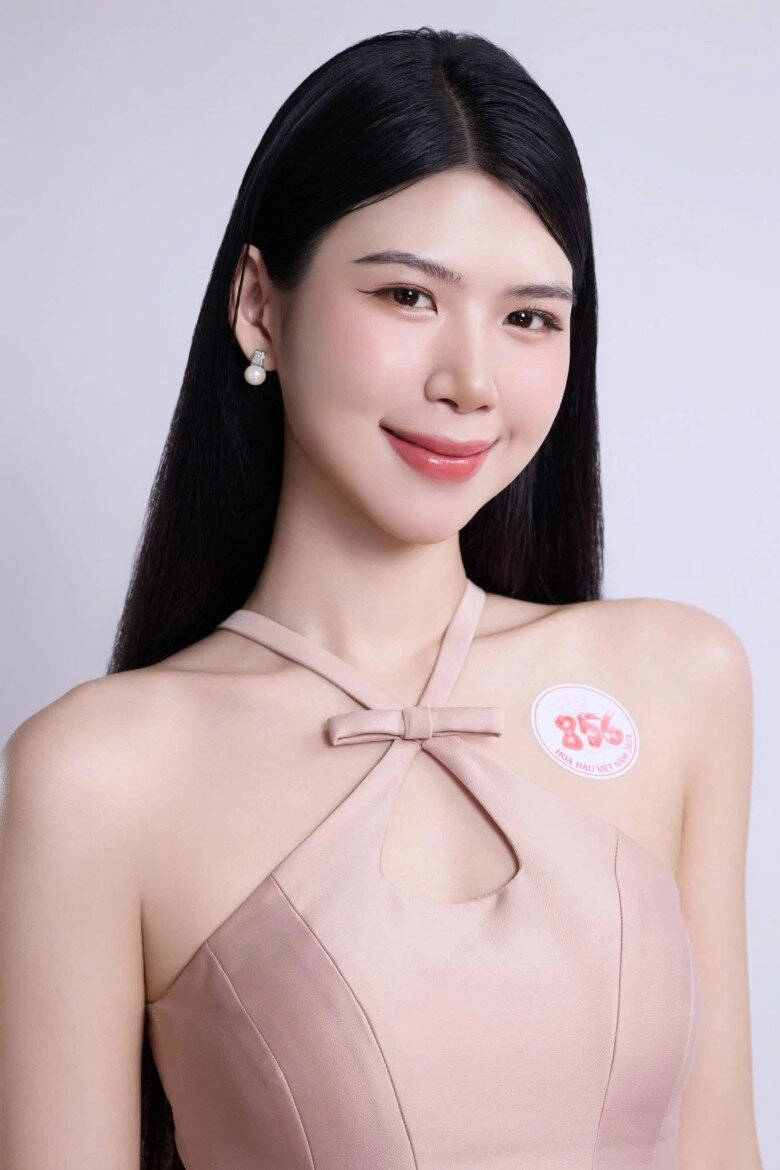 Giao diện như đúc cùng một khuôn của hai mẹ con thí sinh hoa hậu việt nam khiến dân mạng trầm trồ - 7